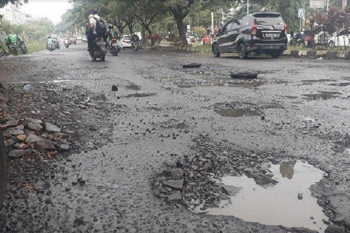 Warga Medan Demo Jalan Kapten Muslim Berharap Diperbaiki